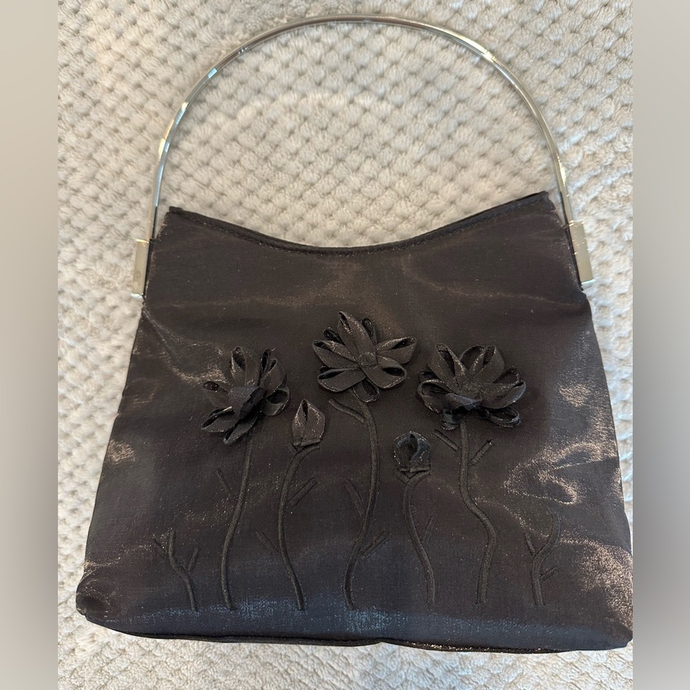 Elegant Vintage La Rue Black Floral Handbag 
Excellent Condition